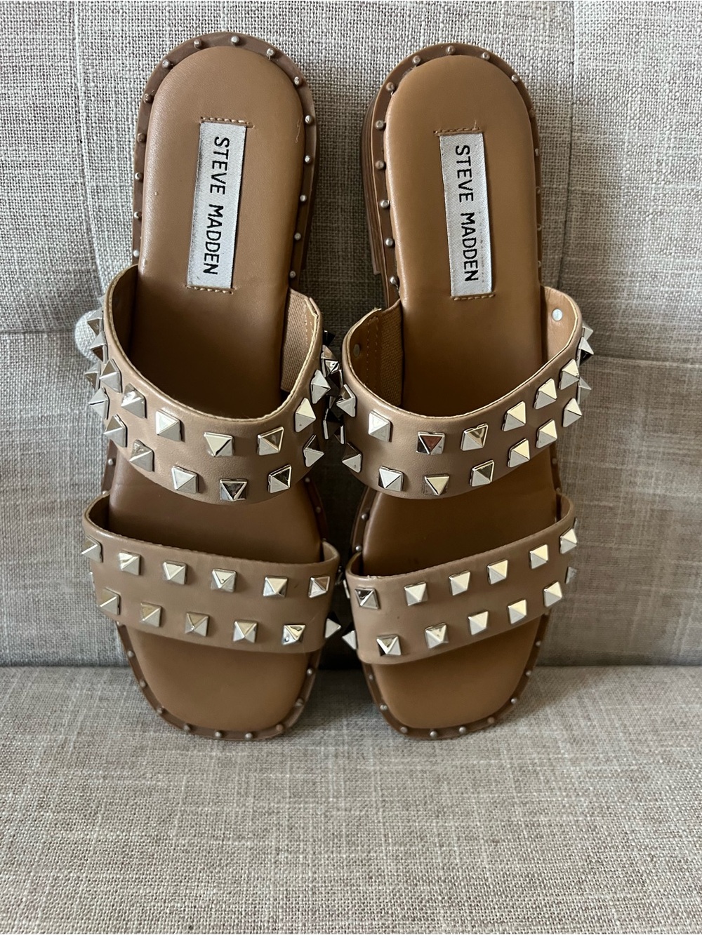 Steve Madden women’s Tan Studded Double-Strap Slide Sandals, Size 7.5. - Picture 4 of 6